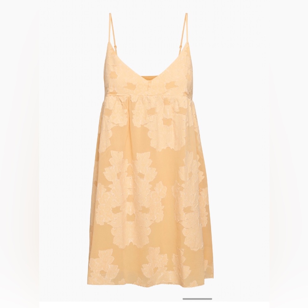 Aritzia Wilfred Lovers Dress in Pale Apricot Peach